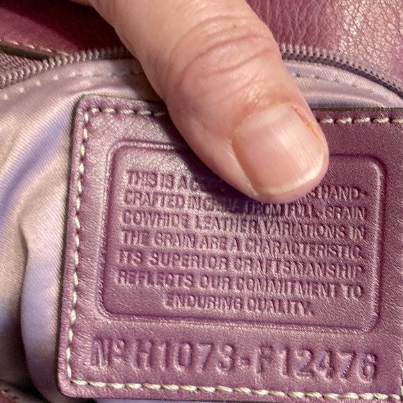 COACH HAMPTON WINE PURPLE LEATHER SATCHEL. CLEAN!! VERY MINOR WEAR TO CORNERS. - Picture 12 of 15